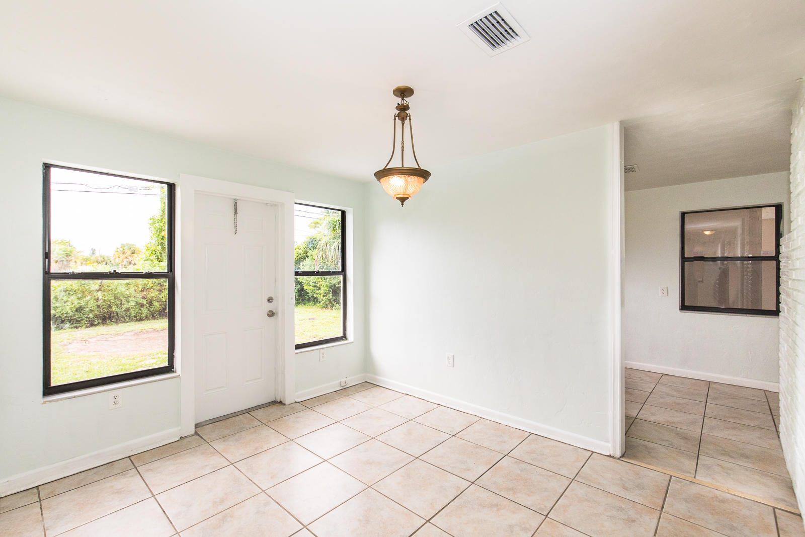 55 West 34th Street Riviera Beach, FL 33404 - Photo 12 of 26 6D1A4464