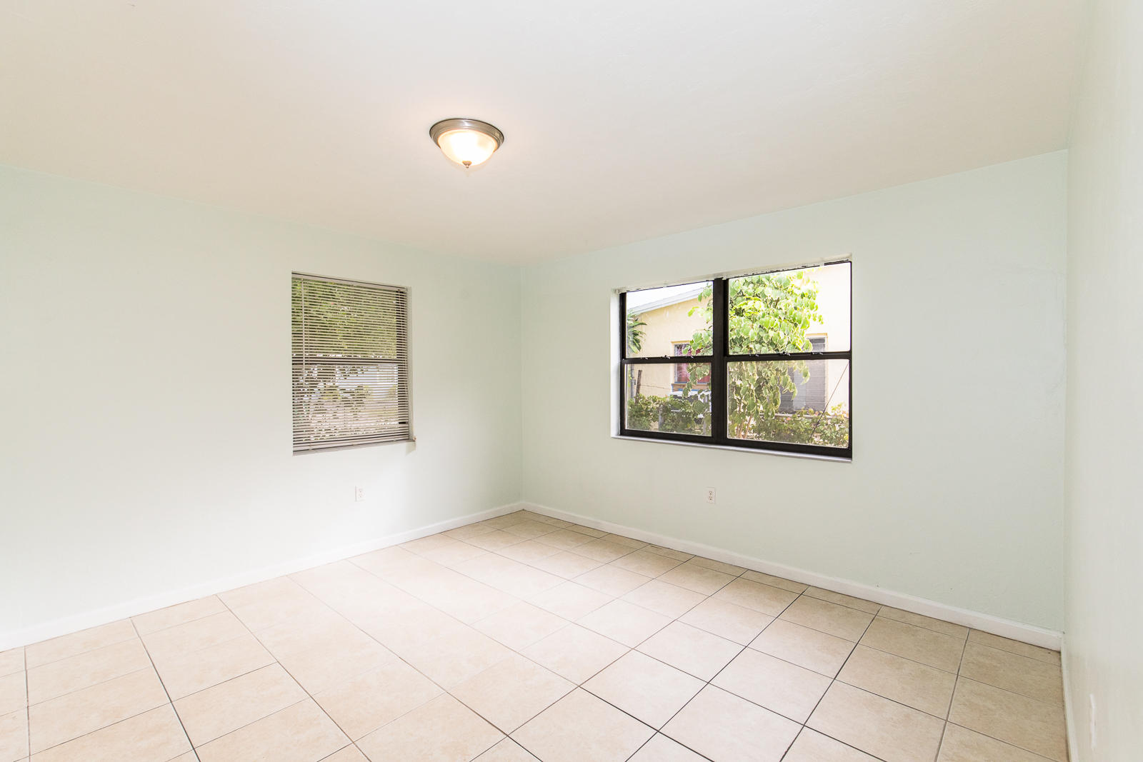 55 West 34th Street Riviera Beach, FL 33404 - Photo 15 of 26 6D1A4473