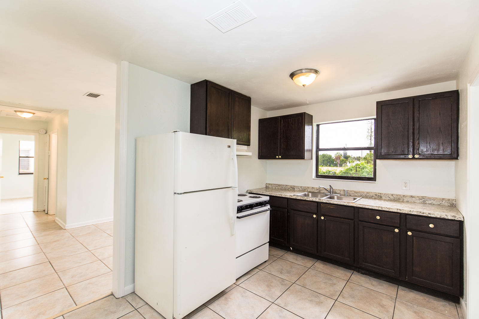 55 West 34th Street Riviera Beach, FL 33404 - Photo 8 of 26 6D1A4456