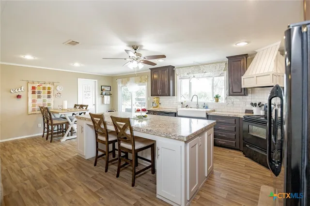 $569,900 | 1891 Dworaczyk Road, Yorktown, TX 78164