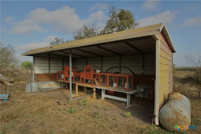 $569,900 | 1891 Dworaczyk Road, Yorktown, TX 78164