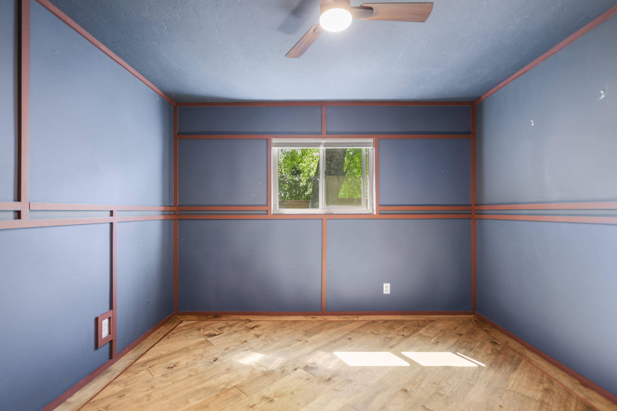 5730 East Bonnyview Road Redding, CA 96001 - Photo 15 of 44 Bedroom 1