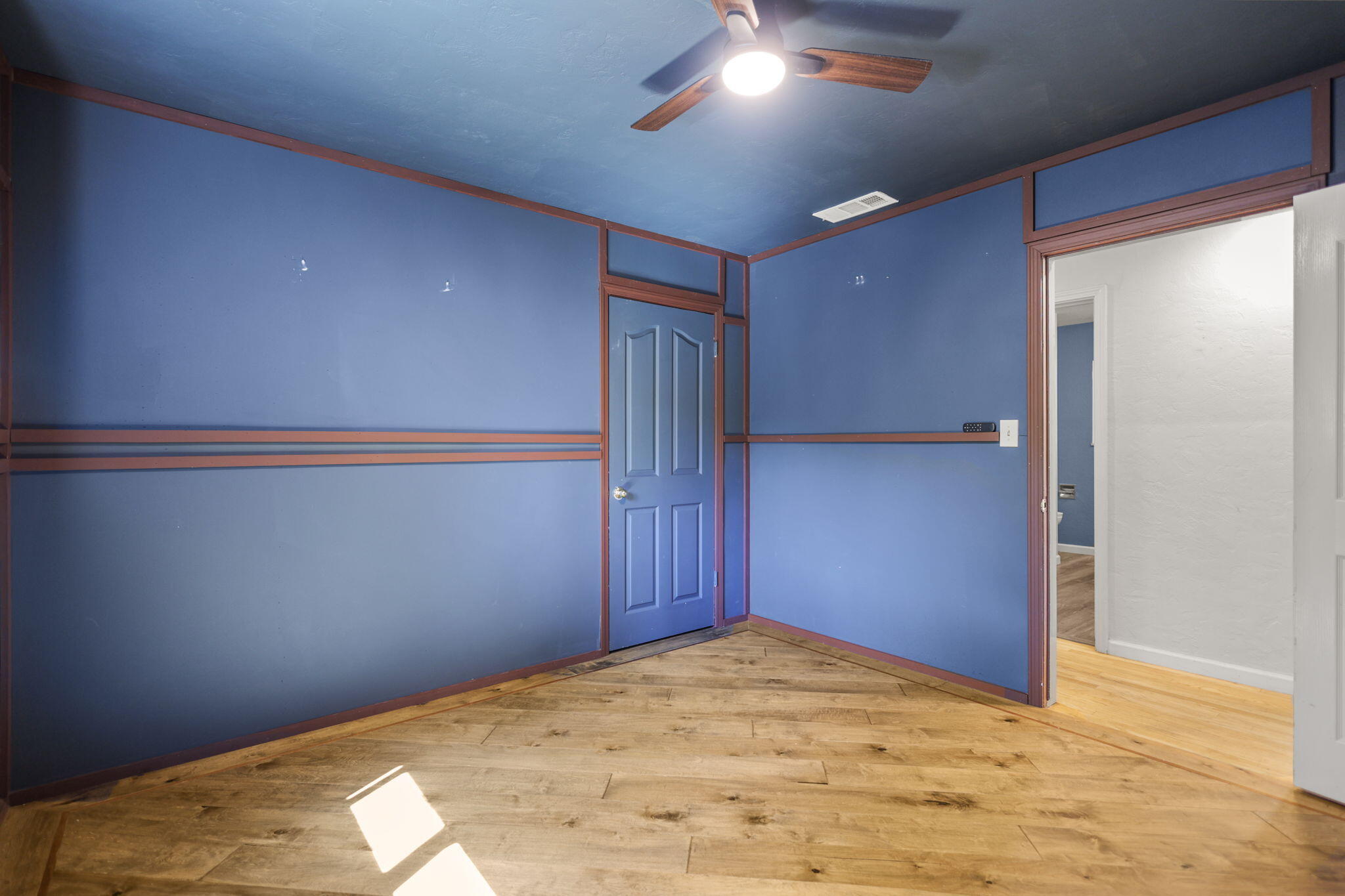 5730 East Bonnyview Road Redding, CA 96001 - Photo 16 of 44 Bedroom 1