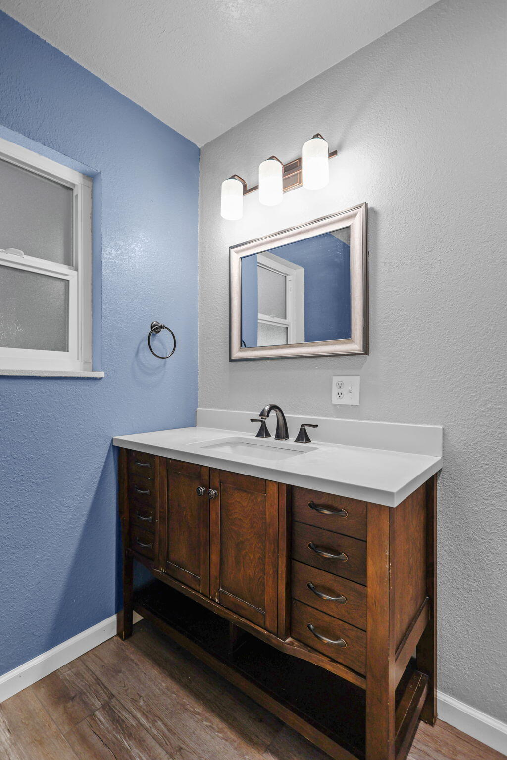 5730 East Bonnyview Road Redding, CA 96001 - Photo 18 of 44 Bathroom 1