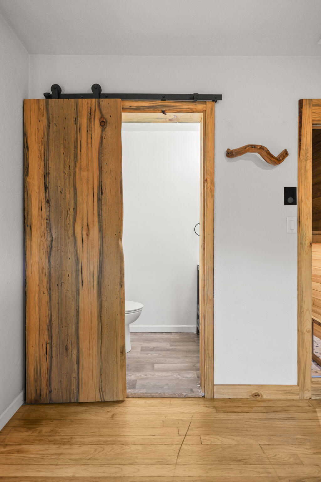 5730 East Bonnyview Road Redding, CA 96001 - Photo 26 of 44 21-web-or-mls-8Q0A2110