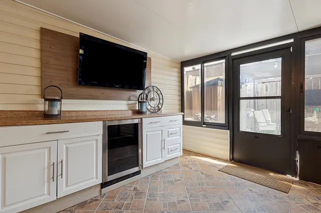 $2,400 | 3536 Gardens Drive East, Unit B, Palm Beach Gardens, FL 33410