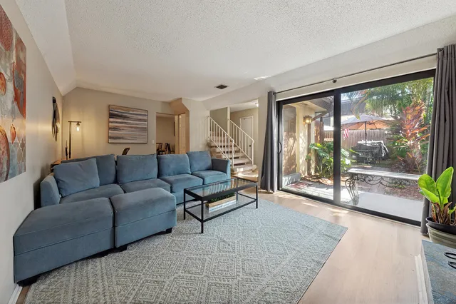 $2,400 | 3536 Gardens Drive East, Unit B, Palm Beach Gardens, FL 33410