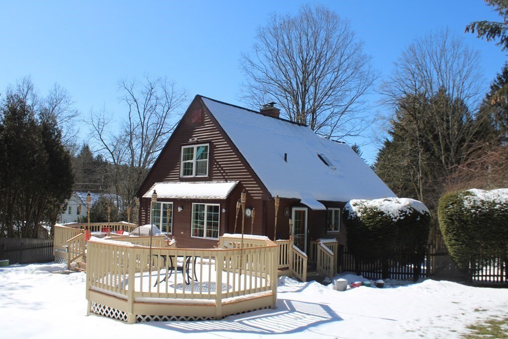 4 North Hillside Road Deerfield, MA 01373 - Photo 3 of 19 Gallery Image 3