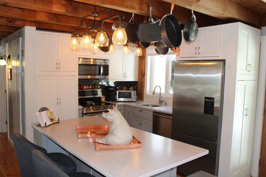 4 North Hillside Road Deerfield, MA 01373 - Photo 5 of 19 Gallery Image 5