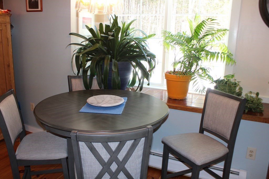 4 North Hillside Road Deerfield, MA 01373 - Photo 6 of 19 Gallery Image 6
