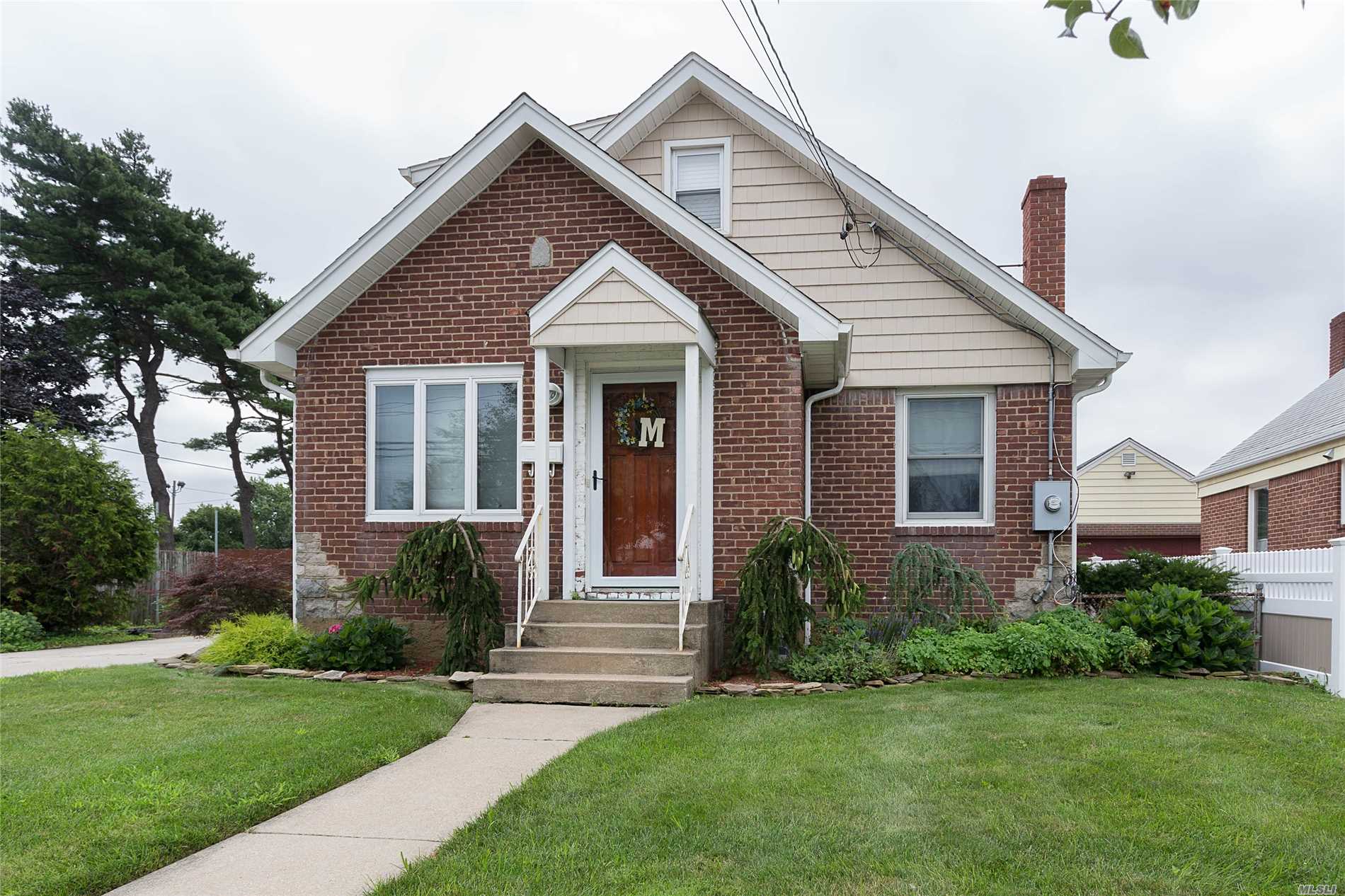 Undisclosed Mineola, NY 11501 - Photo 1 of 1