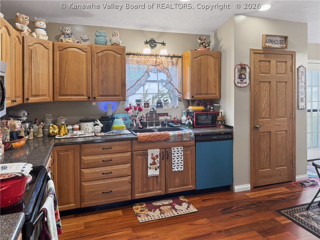 3899 Iva Durst Road Leon, WV 25123 - Photo 11 of 39 Gallery Image 11