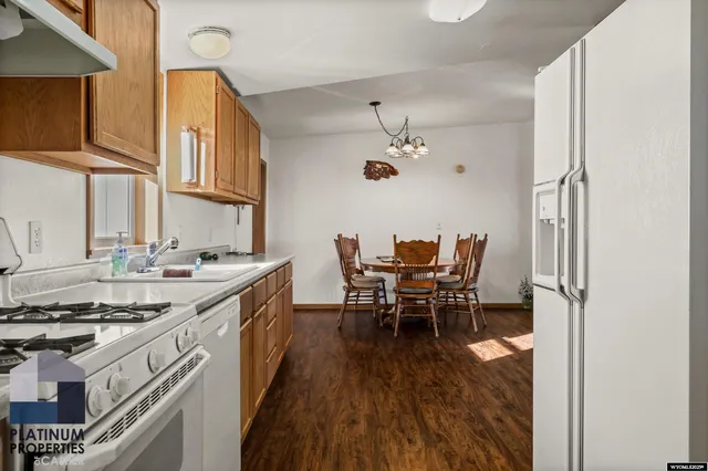 $446,000 | 12761 East US Highway 20-26, Evansville, WY 82636