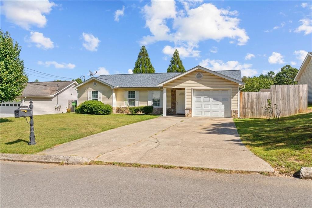 171 Bear Den Court Dalton, GA 30721 - Photo 4 of 30