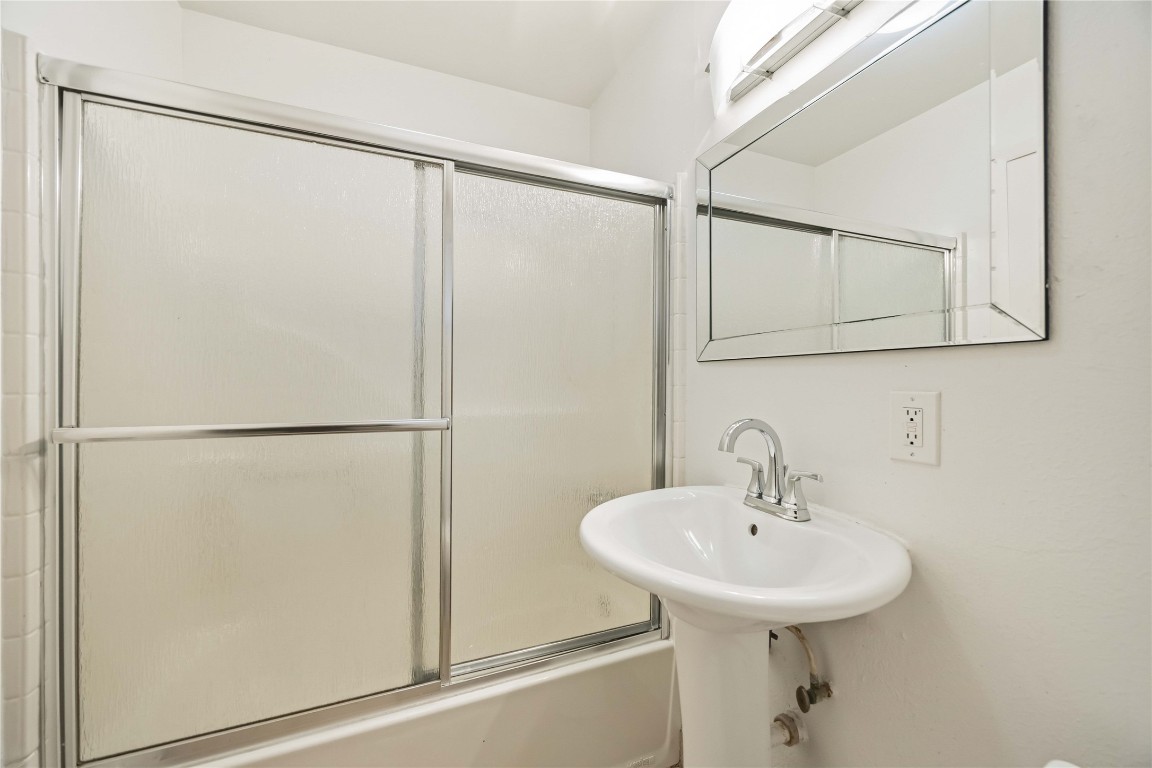 4321 Hazard Street, Unit 2 Houston, TX 77098 - Photo 13 of 16