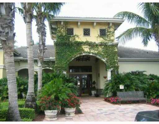 4195 Haverhill Road, Unit 323 West Palm Beach, FL 33417 - Photo 1 of 16 Primary Photo