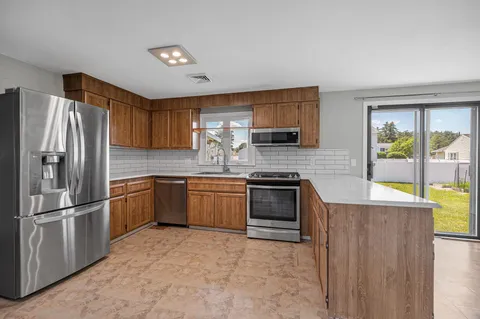 $540,000 | 7 Raleigh Drive, Nashua, NH 03062