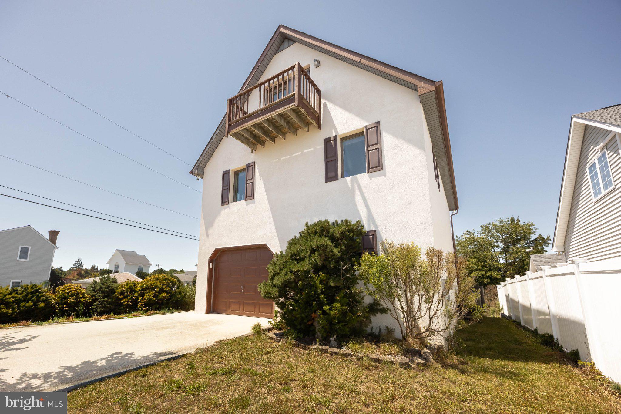 10431 Brighton Road Ocean City, MD 21842 - Photo 41 of 75 Charming coastal home with balcony.