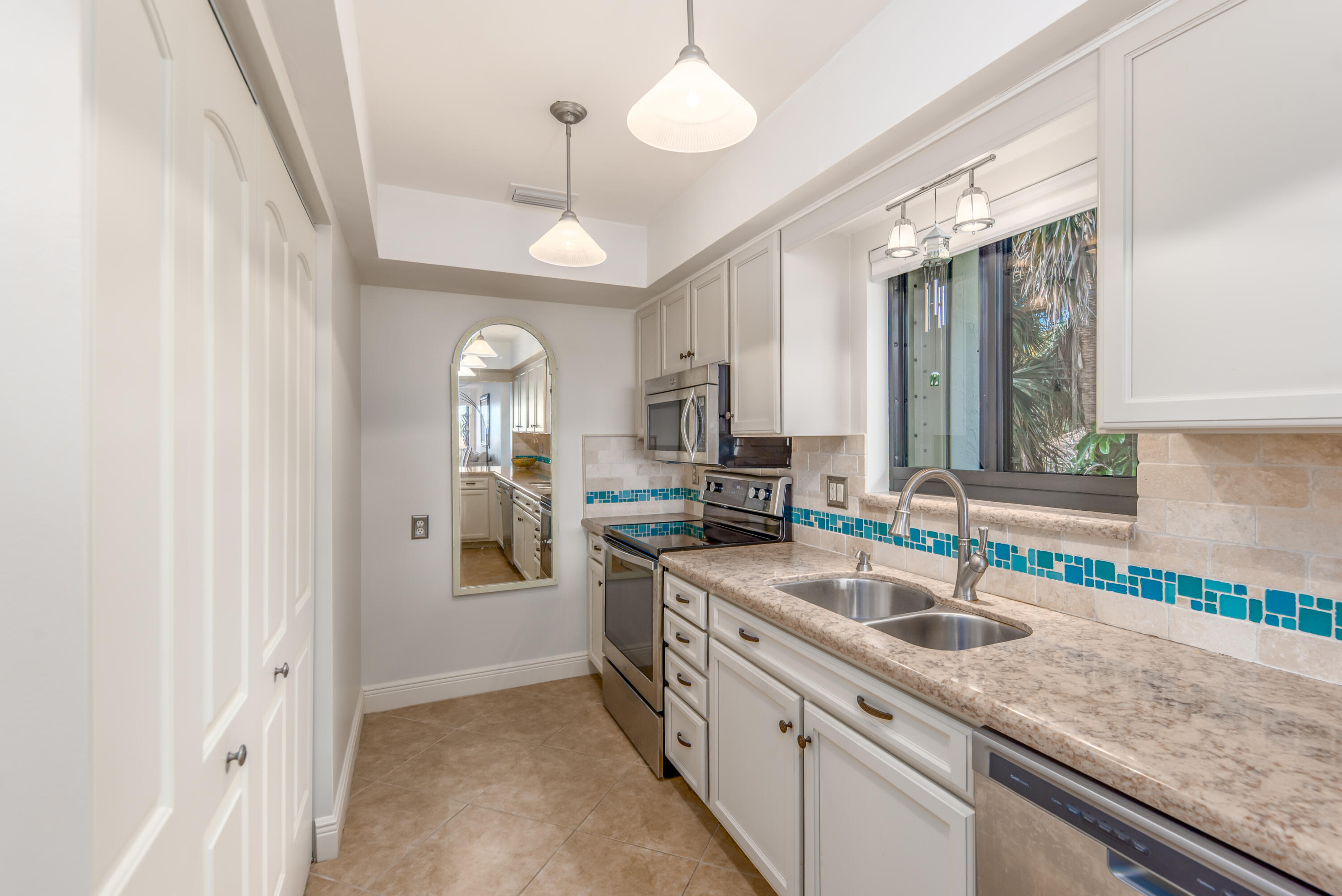 175 Southeast St Lucie Boulevard, Unit F116 Stuart, FL 34996 - Photo 8 of 29 175 SE St Lucie Blvd F116, Stuart, FL 34