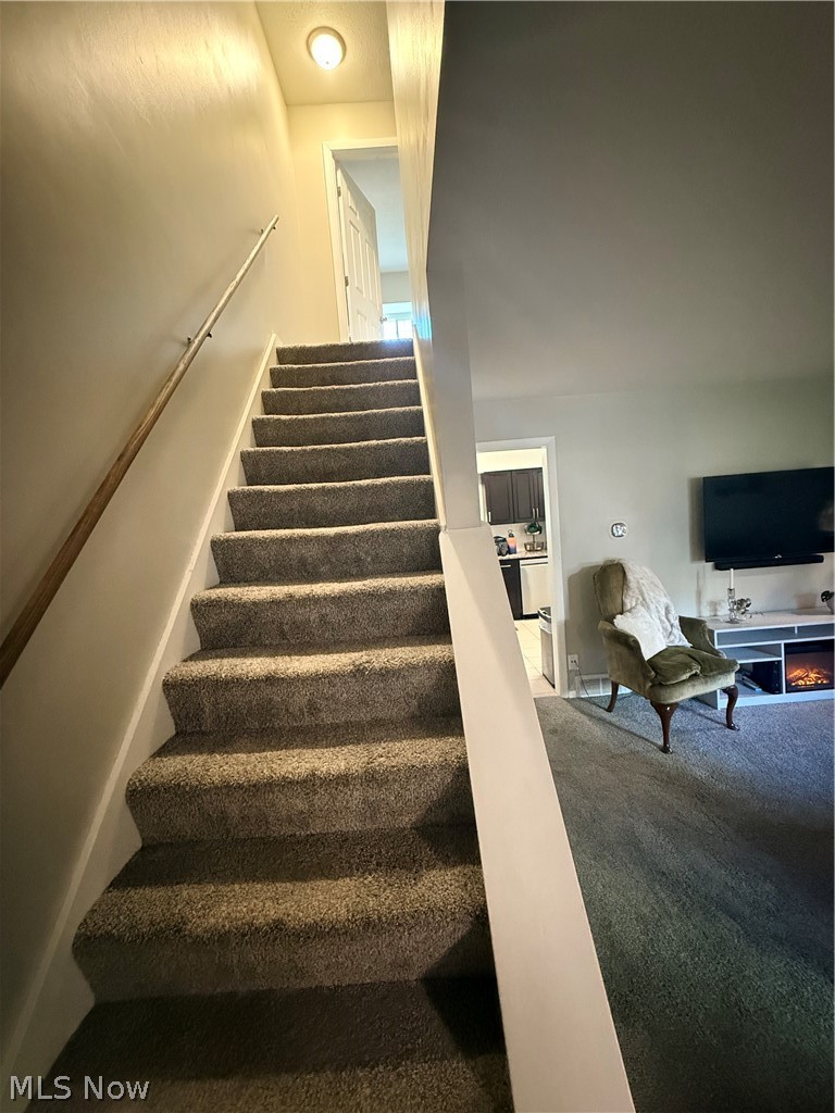 999 Renninger Road Akron, OH 44319 - Photo 7 of 17
