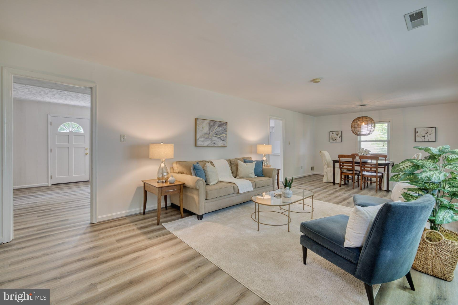 7725 Fordson Road Alexandria, VA 22306 - Photo 4 of 46 Pristine throughout