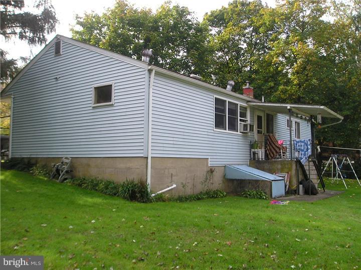271 Old Furnace Road Riegelsville, PA 18077 - Photo 5 of 13 Exterior Back