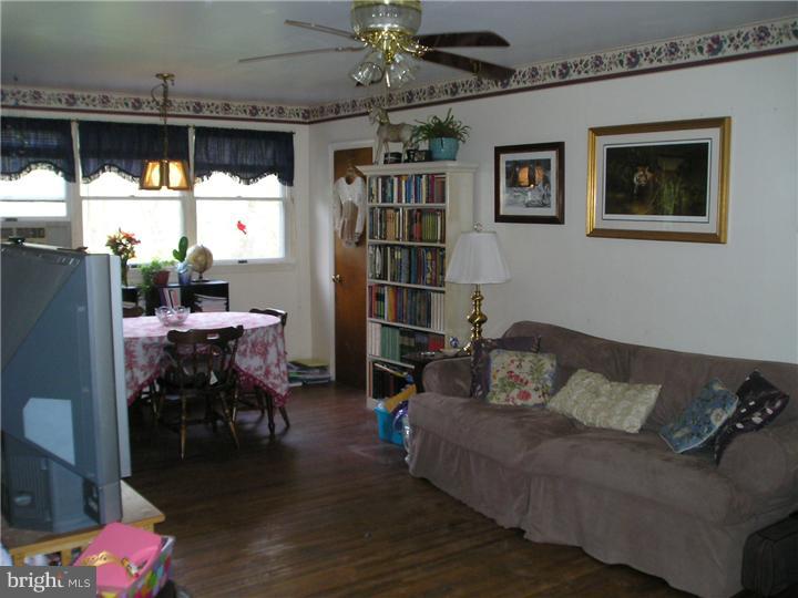 271 Old Furnace Road Riegelsville, PA 18077 - Photo 6 of 13 Living Room
