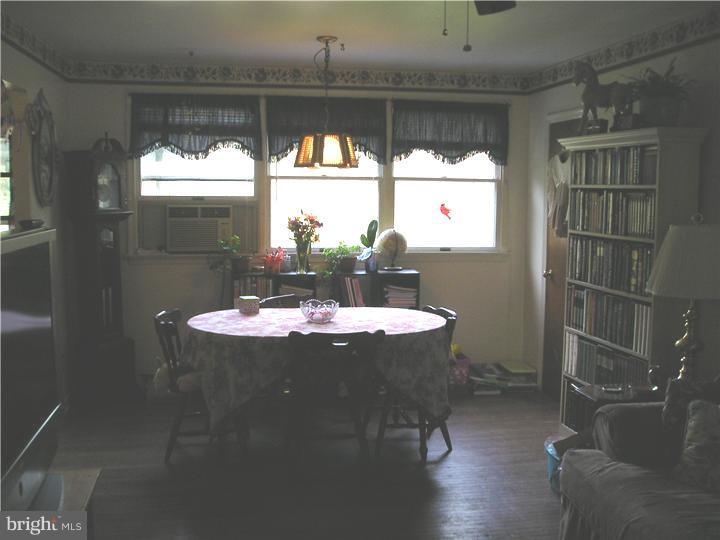 271 Old Furnace Road Riegelsville, PA 18077 - Photo 8 of 13 Dining Room