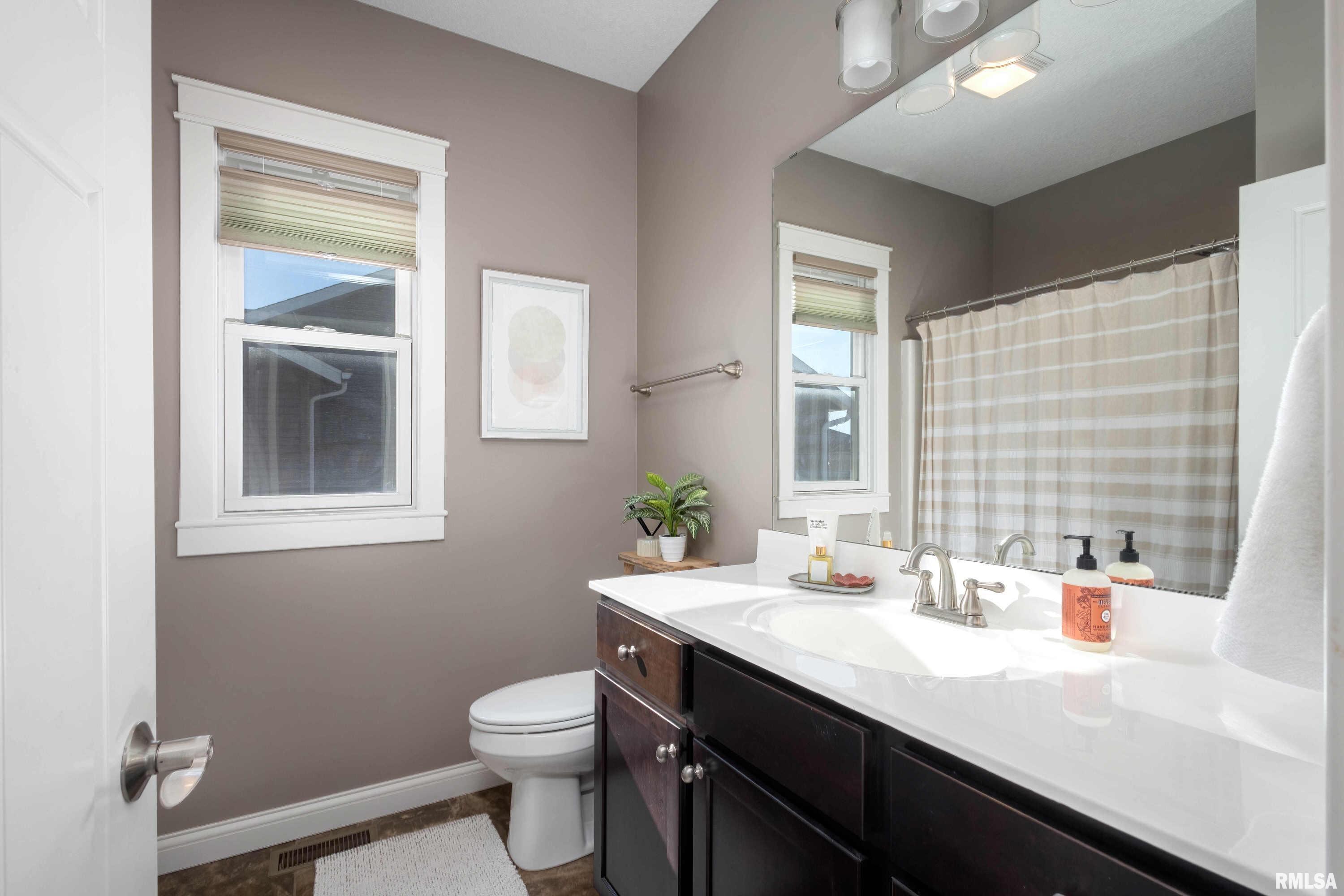 5856 Emily Road Bettendorf, IA 52722 - Photo 19 of 31 Gallery Image 19