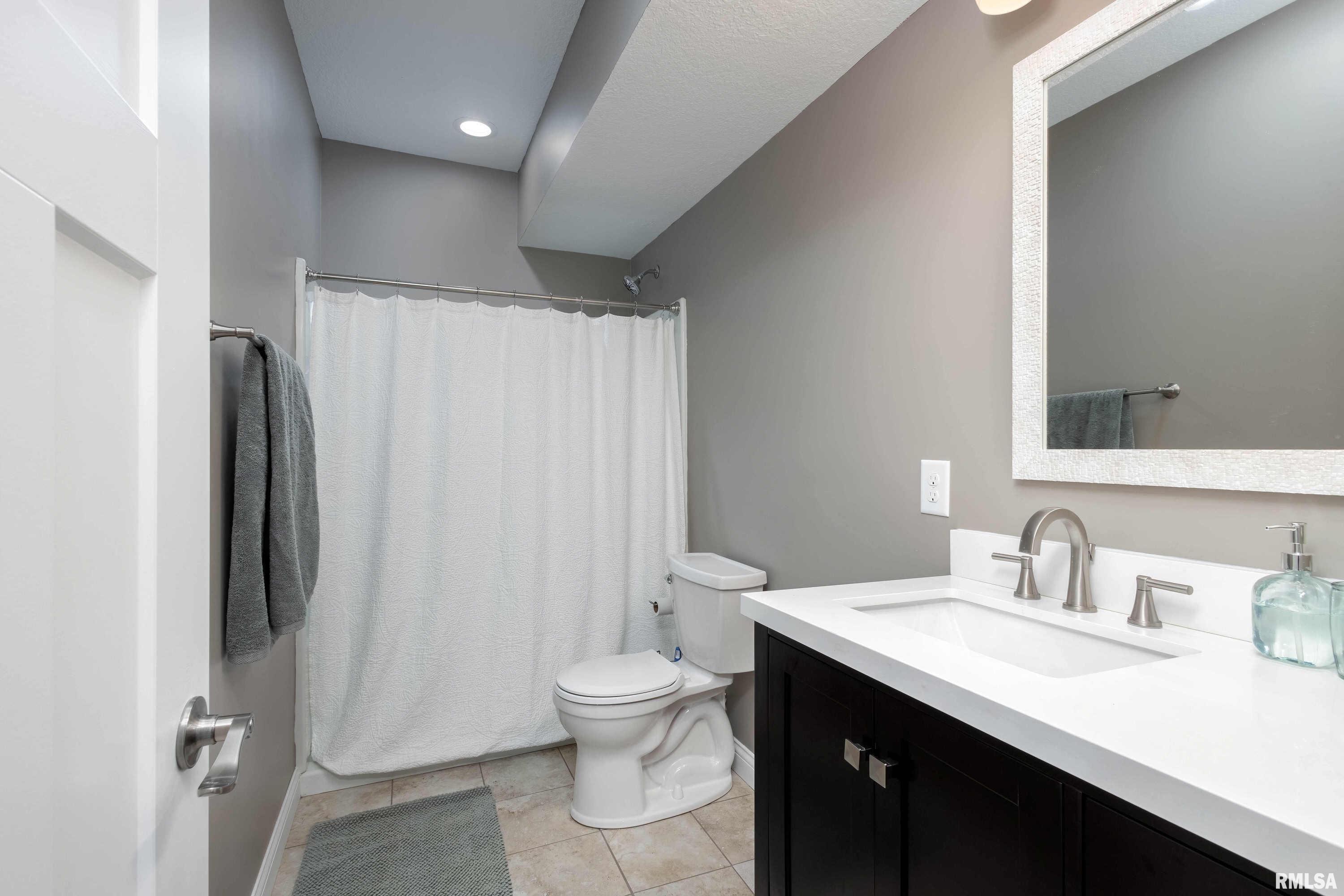 5856 Emily Road Bettendorf, IA 52722 - Photo 24 of 31 Gallery Image 24
