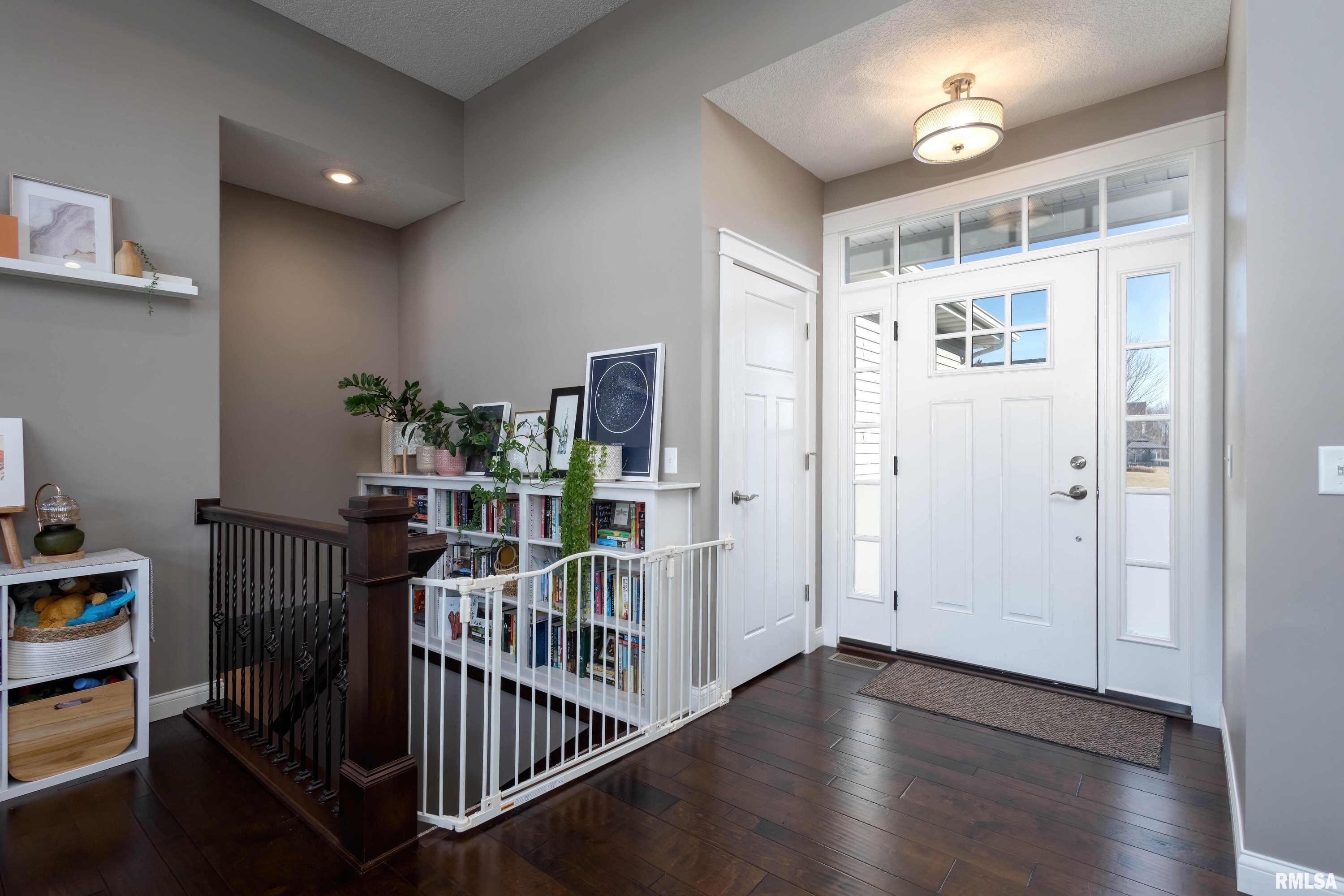 5856 Emily Road Bettendorf, IA 52722 - Photo 3 of 31 Gallery Image 3