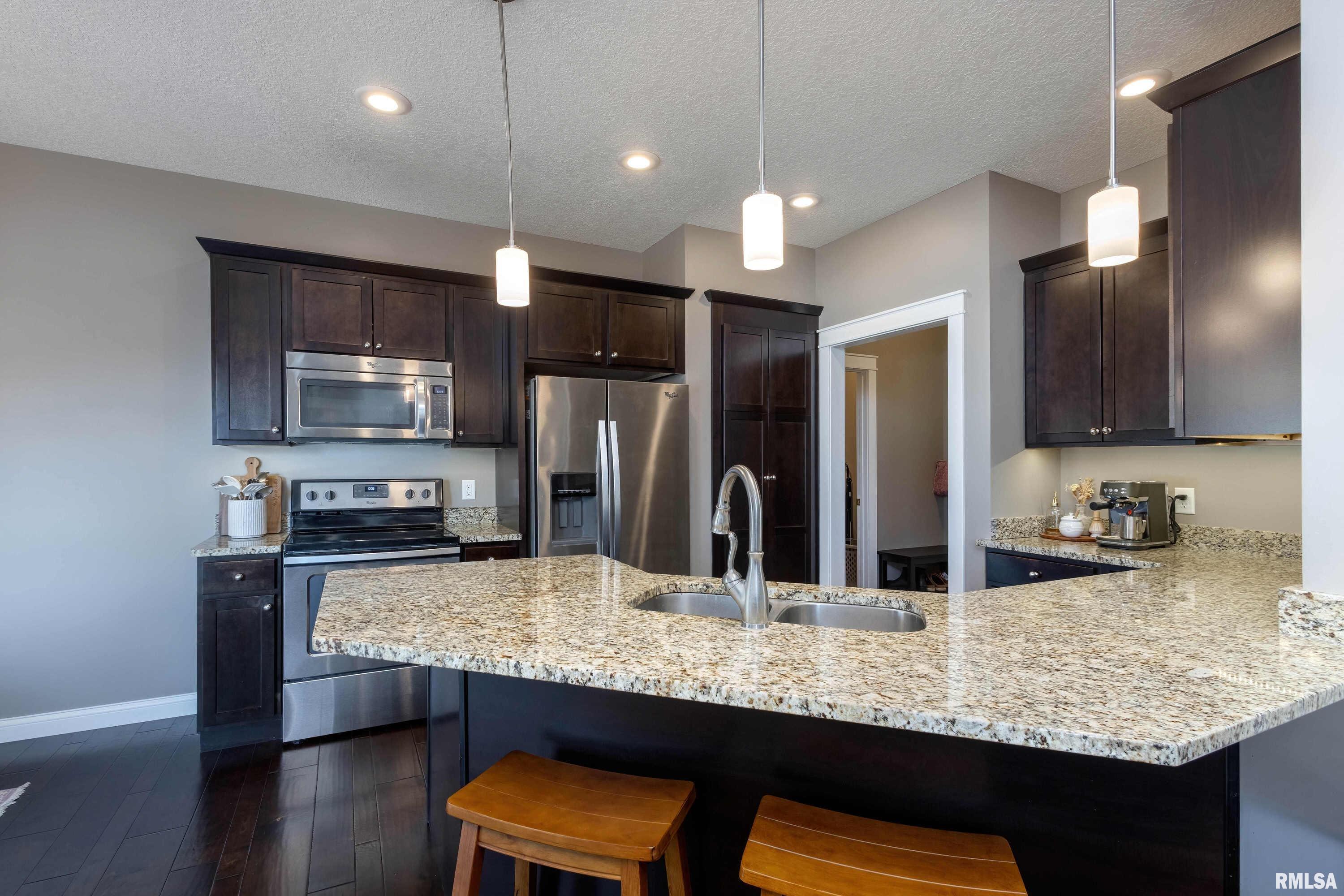 5856 Emily Road Bettendorf, IA 52722 - Photo 8 of 31 Gallery Image 8