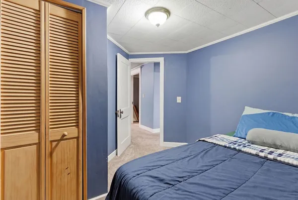 $300,000 | 10 South Grant Street, North Aurora, IL 60542