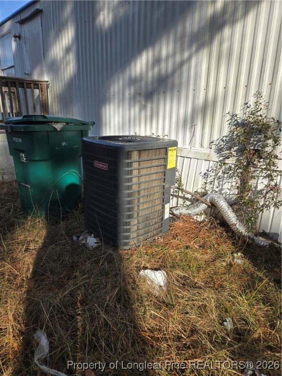 2222 Sand Hill Road Hope Mills, NC 28348 - Photo 2 of 12 a living room with fireplace