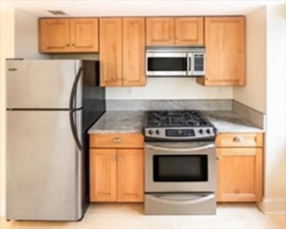 $2,900 | 15 North Beacon Street, Unit 604, Boston, MA 02134