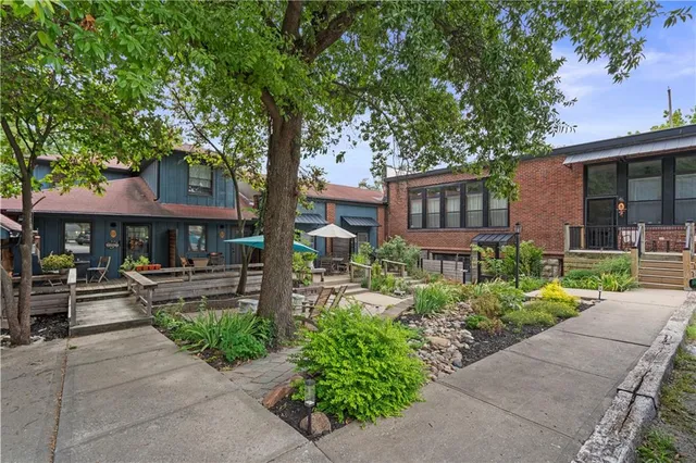 $1,850,000 | 1201 Main Street, Parkville, MO 64152