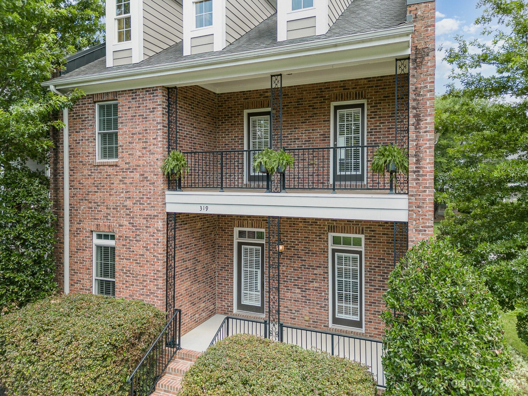 319 Spring Street Davidson, NC 28036 - Photo 3 of 45 Gallery Image 3