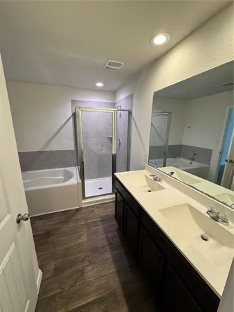 $2,100 | 8522 Aster Gln Way, Rosharon, TX 77583