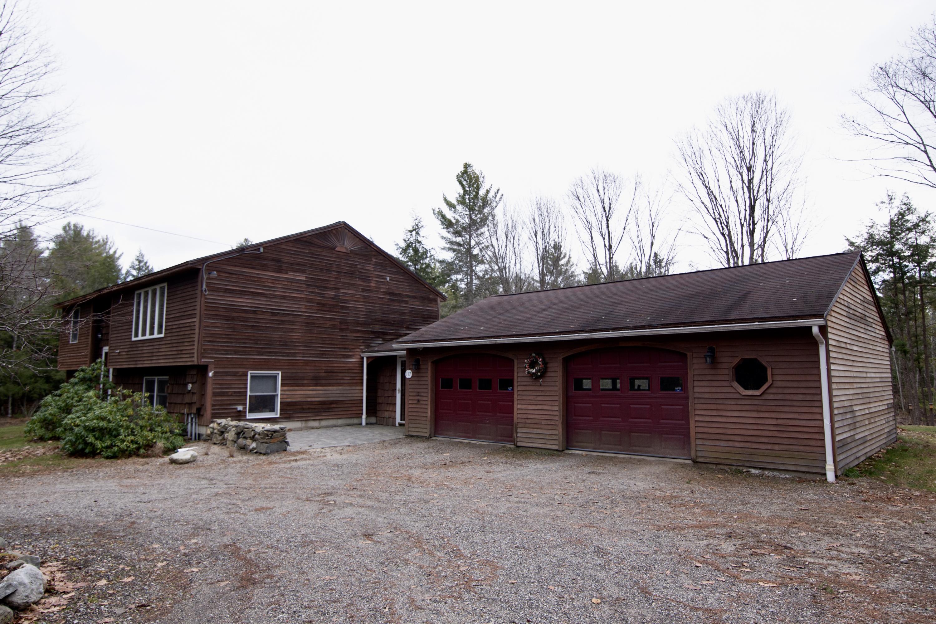 117 Lord Road Buxton, ME 04093 - Photo 2 of 31 IMG_5164