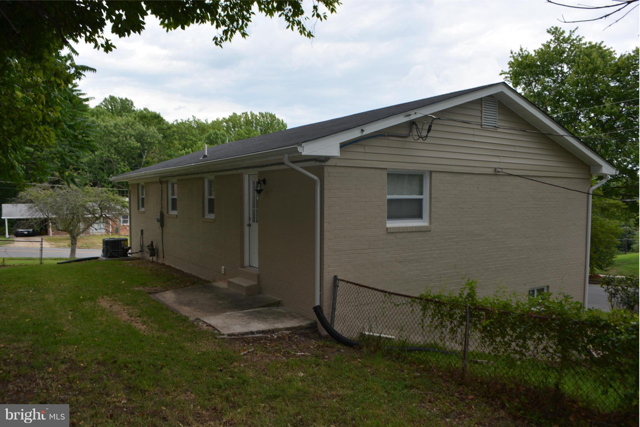 10001 Mike Road Fort Washington, MD 20744 - Photo 4 of 29 Exterior (Rear)