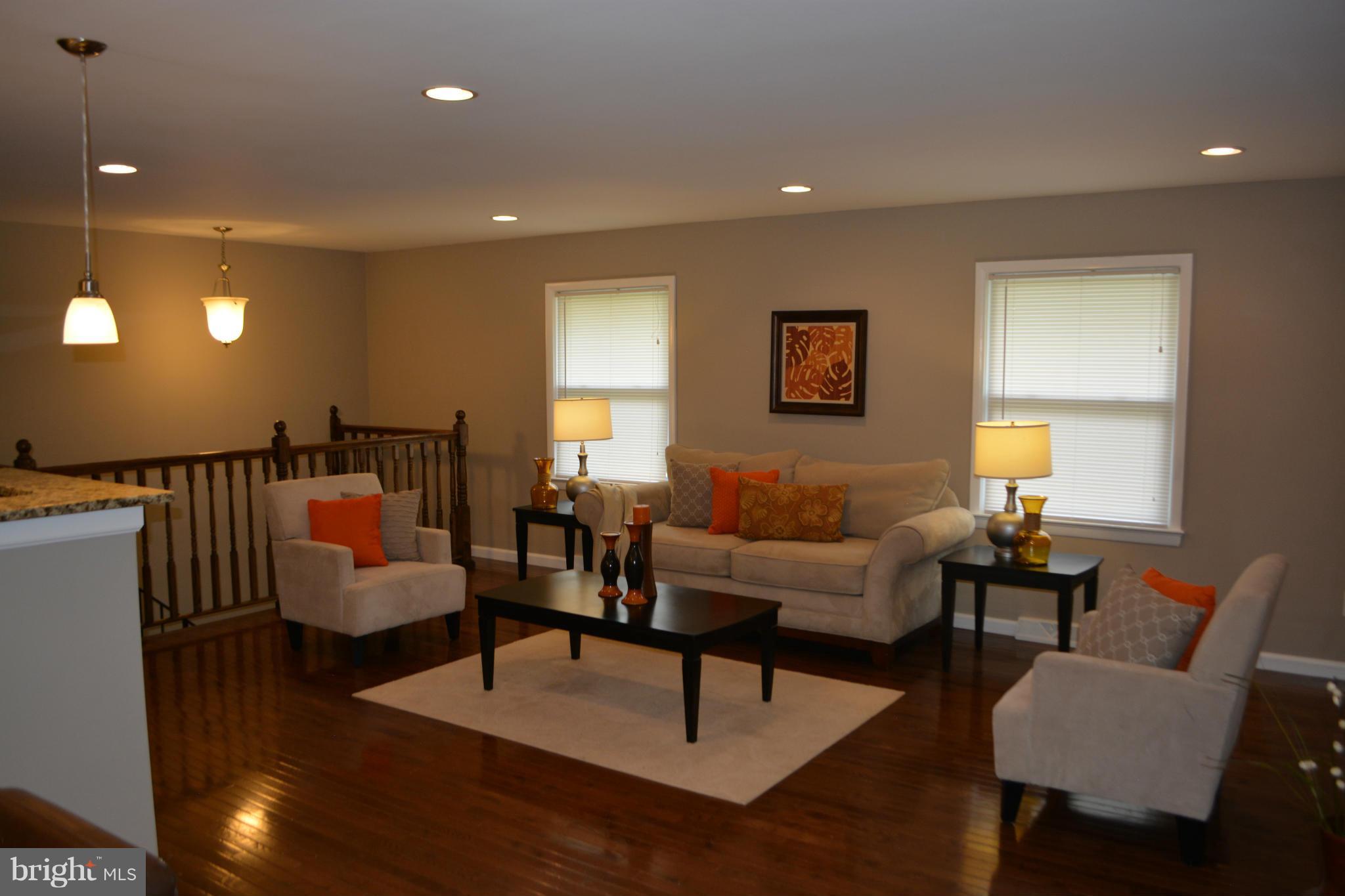 10001 Mike Road Fort Washington, MD 20744 - Photo 5 of 29 Living Room
