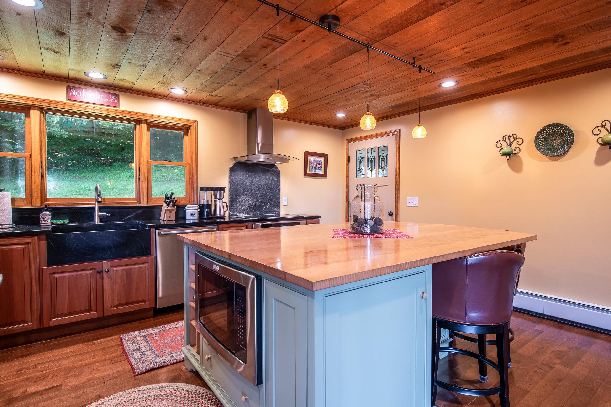207 Music Mountain Road Stockbridge, VT 05772 - Photo 5 of 48 Gallery Image 5
