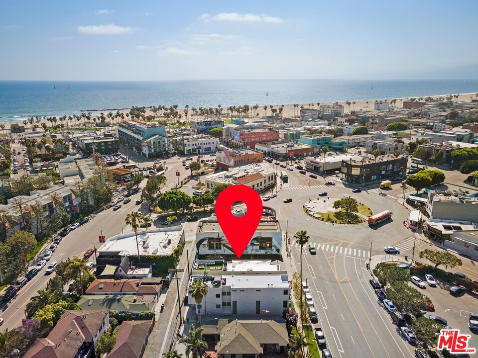 216 Grand Boulevard Venice, CA 90291 - Photo 27 of 30 an aerial view of a city