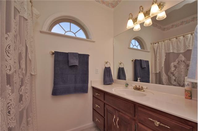 226 Lawrence Lane Springfield, TN 37172 - Photo 14 of 20 Another view of the Master Bath.