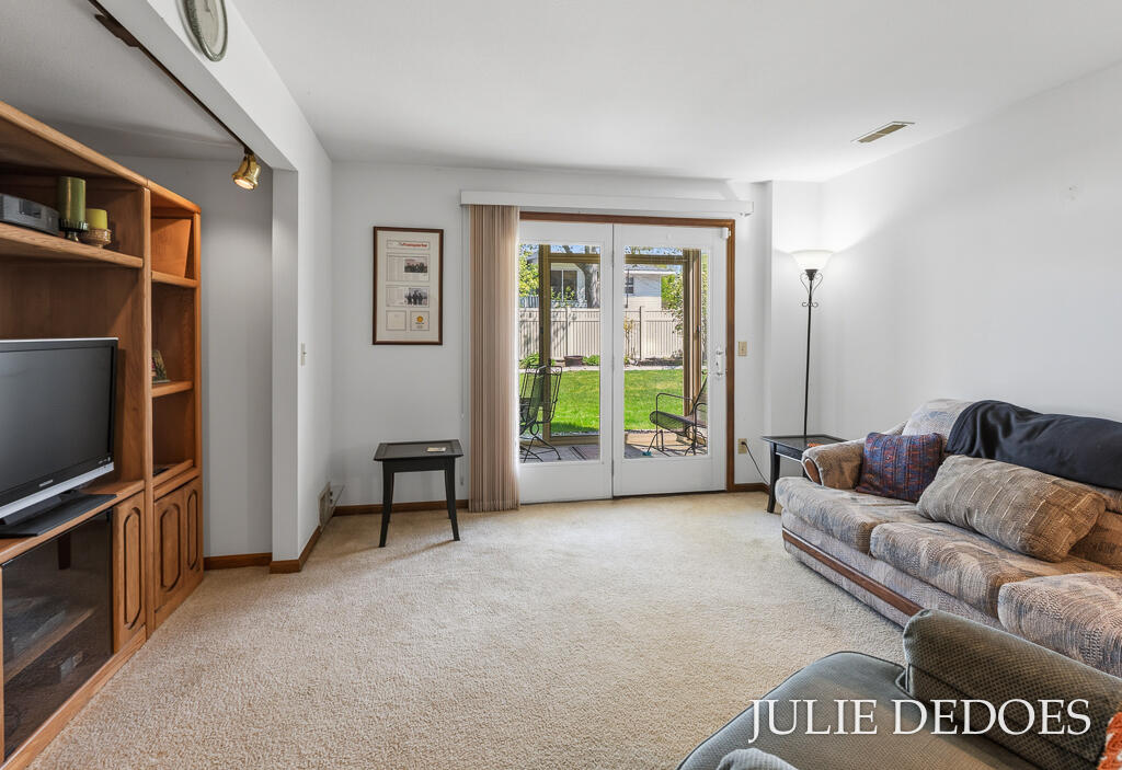 8 Summit Park Drive, Unit 8 Spring Lake, MI 49456 - Photo 25 of 46 8SummitParkDr-34LoRes