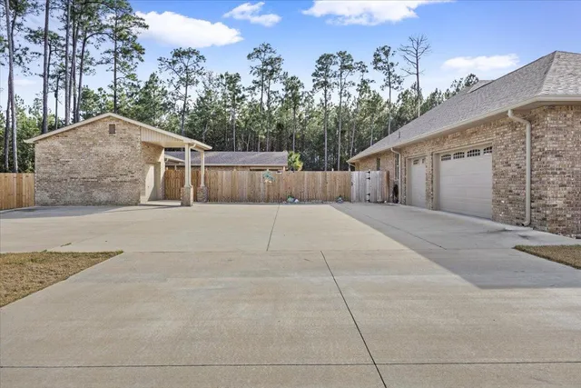 $950,000 | 5923 Michael Drive, Milton, FL 32583