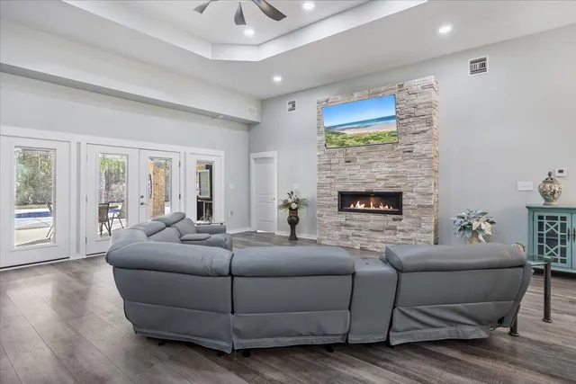 $950,000 | 5923 Michael Drive, Milton, FL 32583