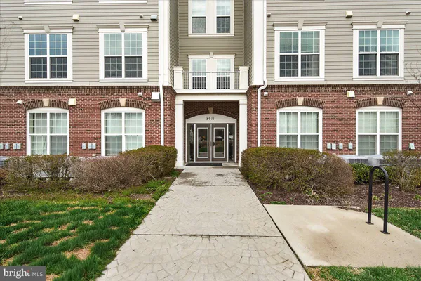 $380,000 | 3911 Doc Berlin Drive, Unit 37, Silver Spring, MD 20906