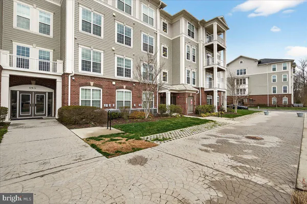 $380,000 | 3911 Doc Berlin Drive, Unit 37, Silver Spring, MD 20906
