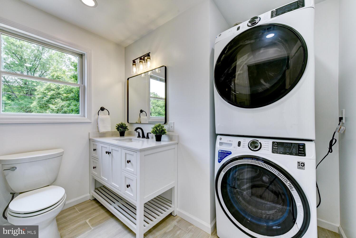 257 Pennington - Hopewell Road Hopewell, NJ 08525 - Photo 45 of 78 Full Bathroom with Laundry